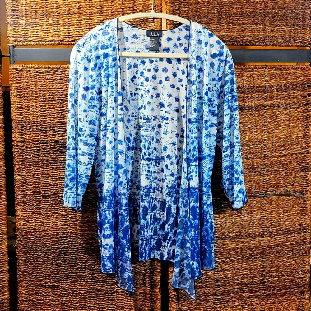 Flowing Open Front Top